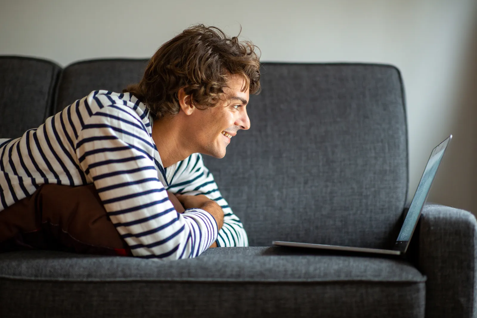 TV SFR sur PC : comment regarder la TV sur ordinateur ?
